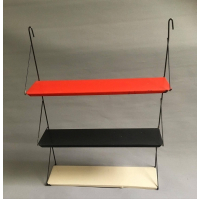 Metalen boekenrek/wandrek Tomado stijl nr 2